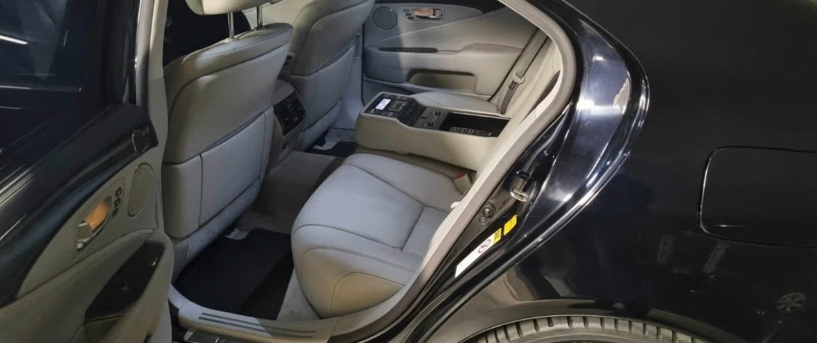 Lexus LS 600h AWD 5.0 V8 CVT, 445ps, 2008