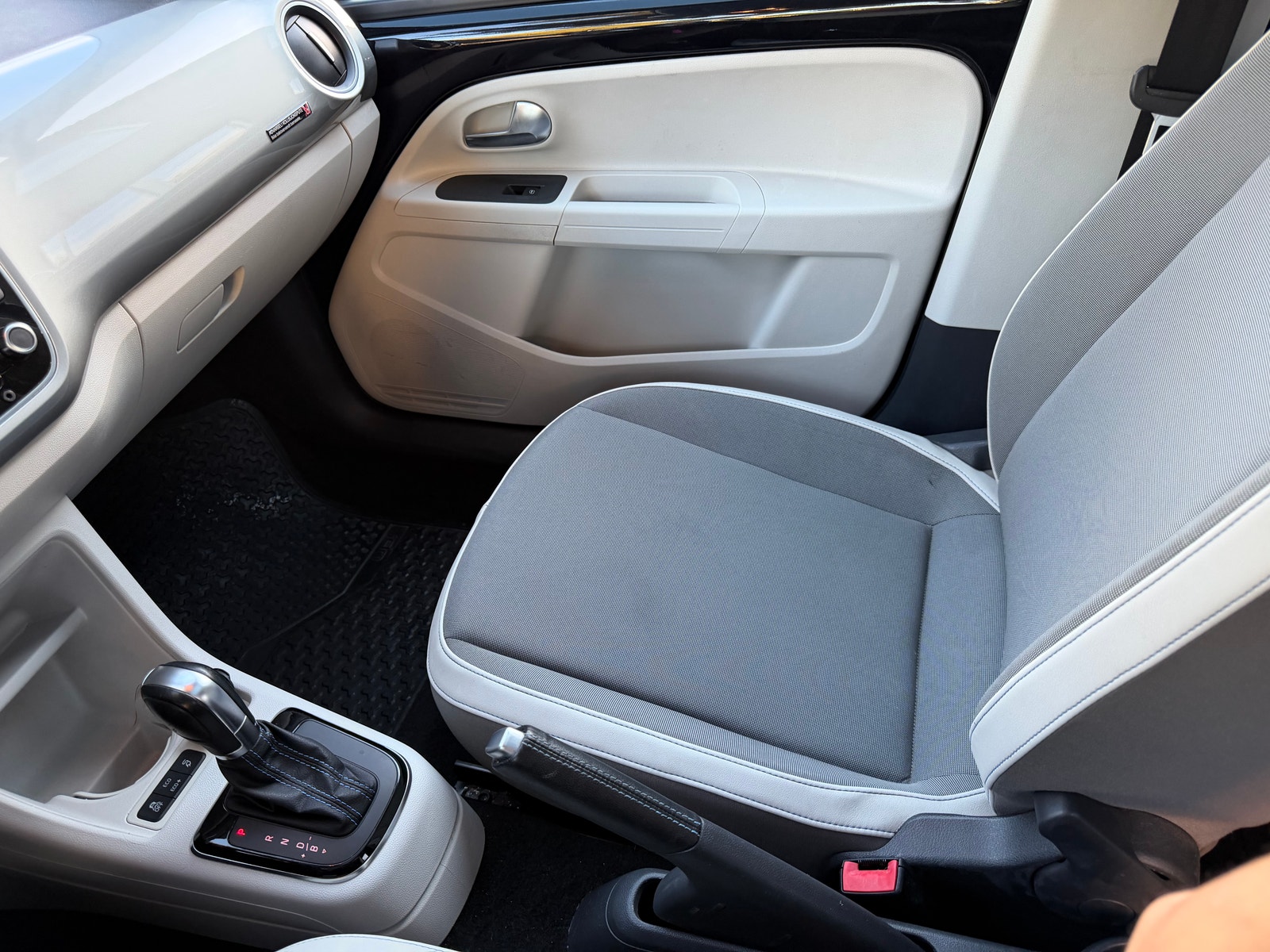 Volkswagen e-up!, 82ps, 2014