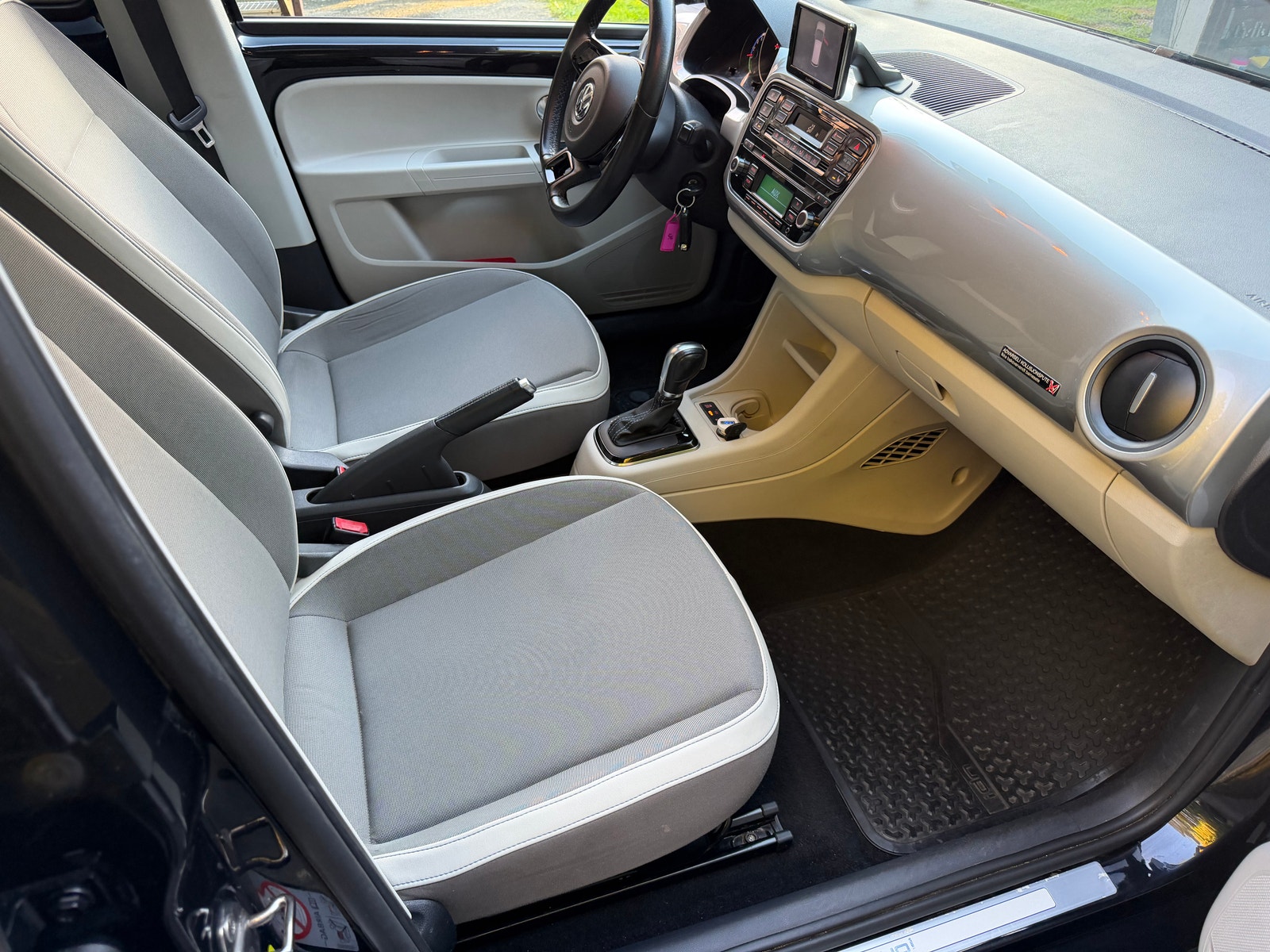 Volkswagen e-up!, 82ps, 2014