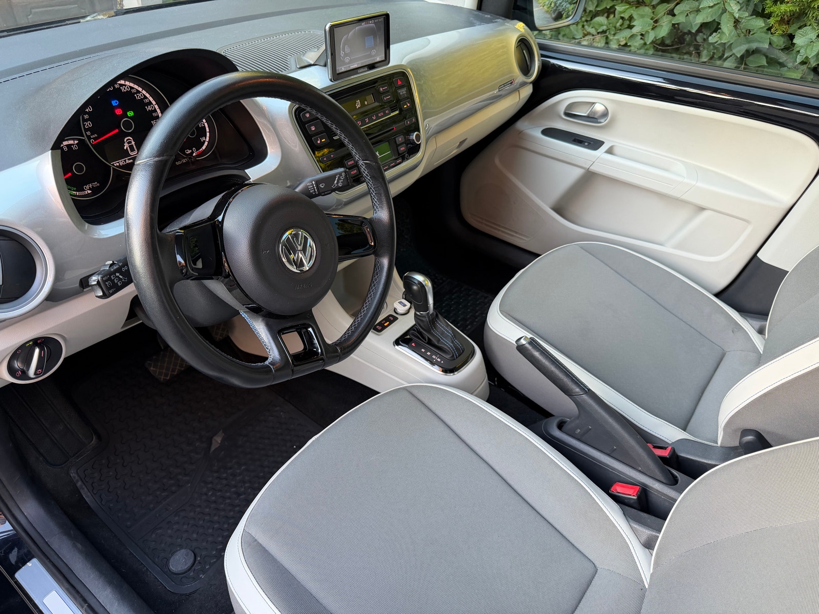 Volkswagen e-up!, 82ps, 2014