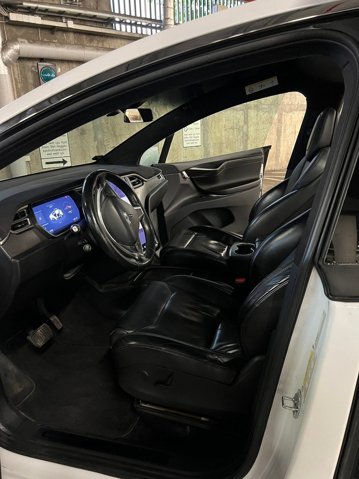 Tesla Model X 100D, 423hp, 2017