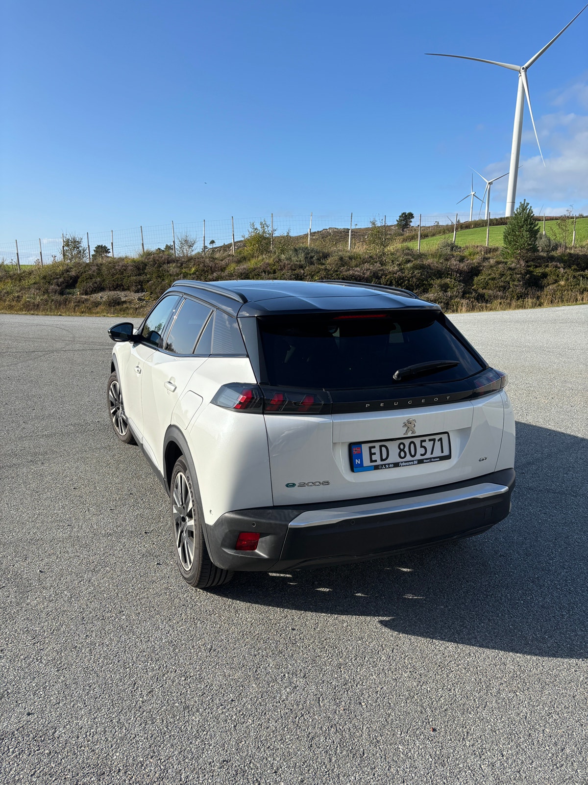 Peugeot e-2008, 136ps, 2022