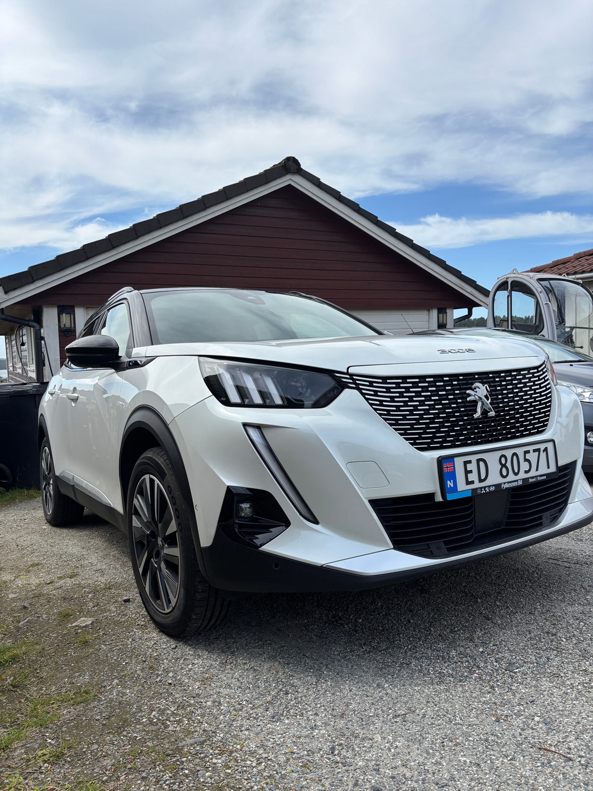 Peugeot e-2008, 136ps, 2022