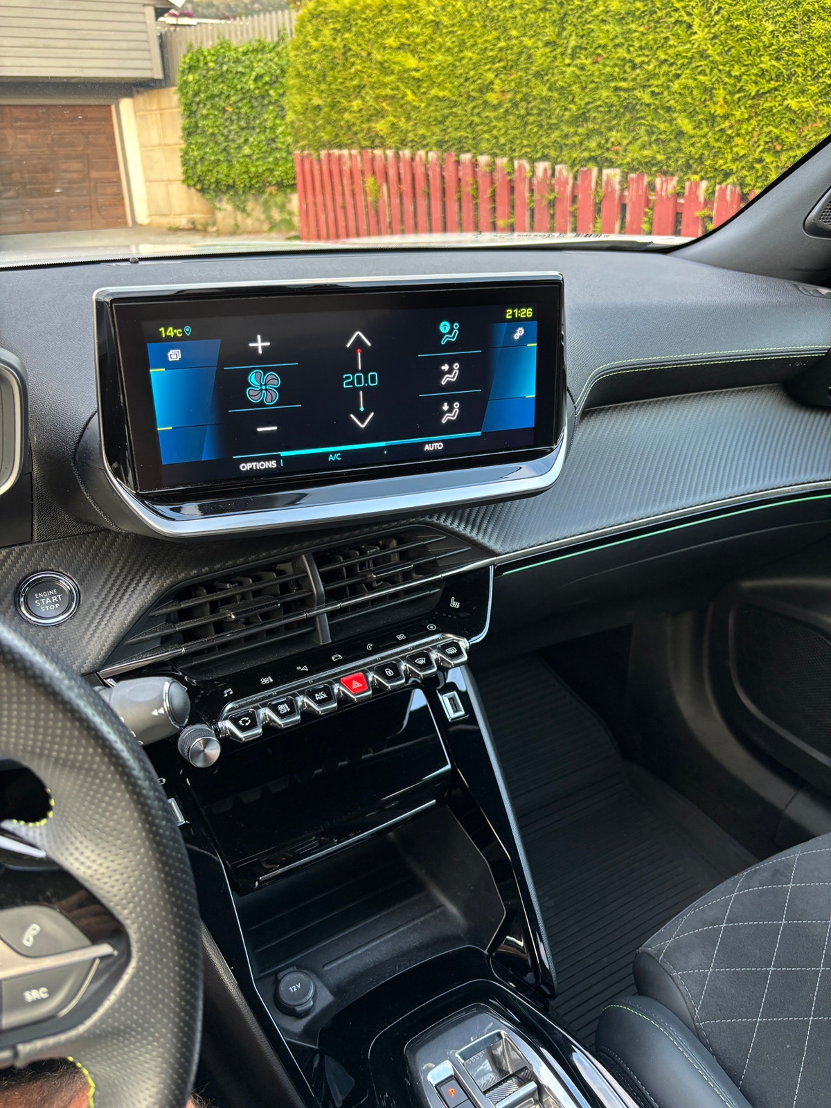 Peugeot e-2008, 136ps, 2022