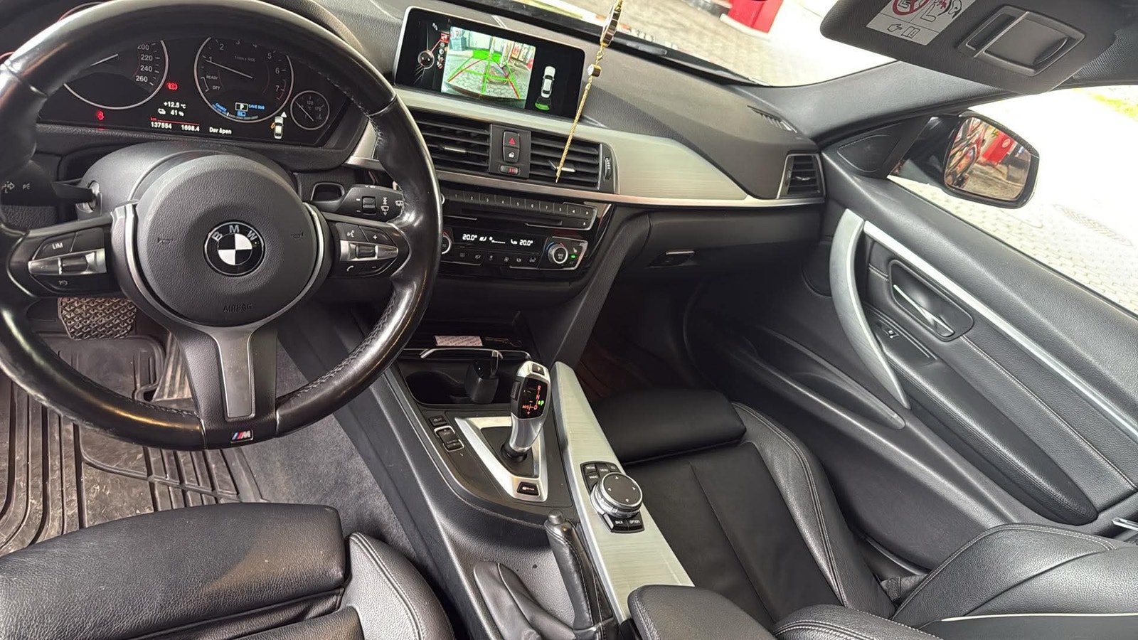 BMW 330e Sedan Steptronic, 252hp, 2016