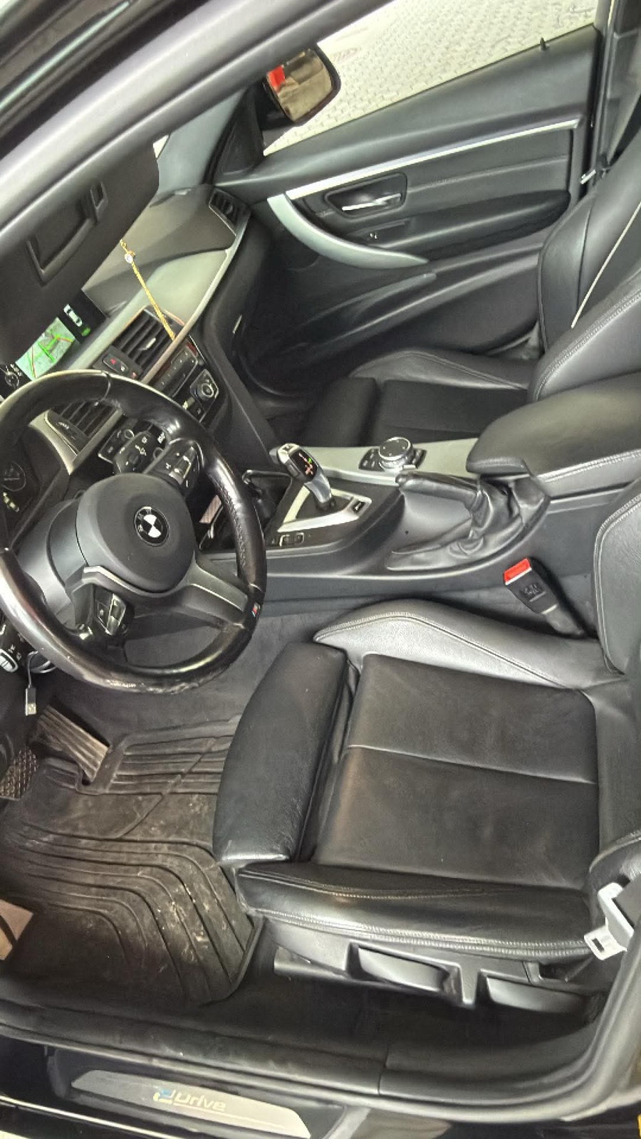 BMW 330e Sedan Steptronic, 252hp, 2016