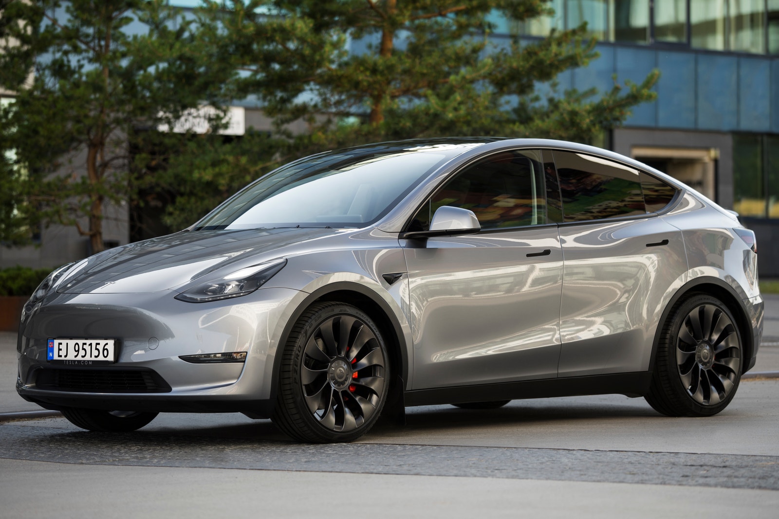 Tesla Model Y Performance, 534hp, 2025
