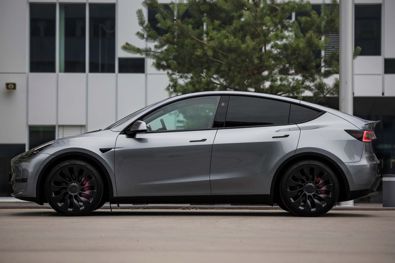 Tesla Model Y Performance, 534hp, 2025