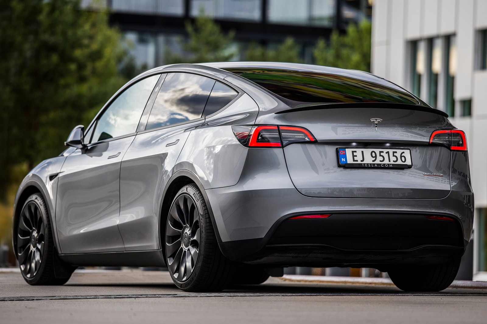 Tesla Model Y Performance, 534hp, 2025