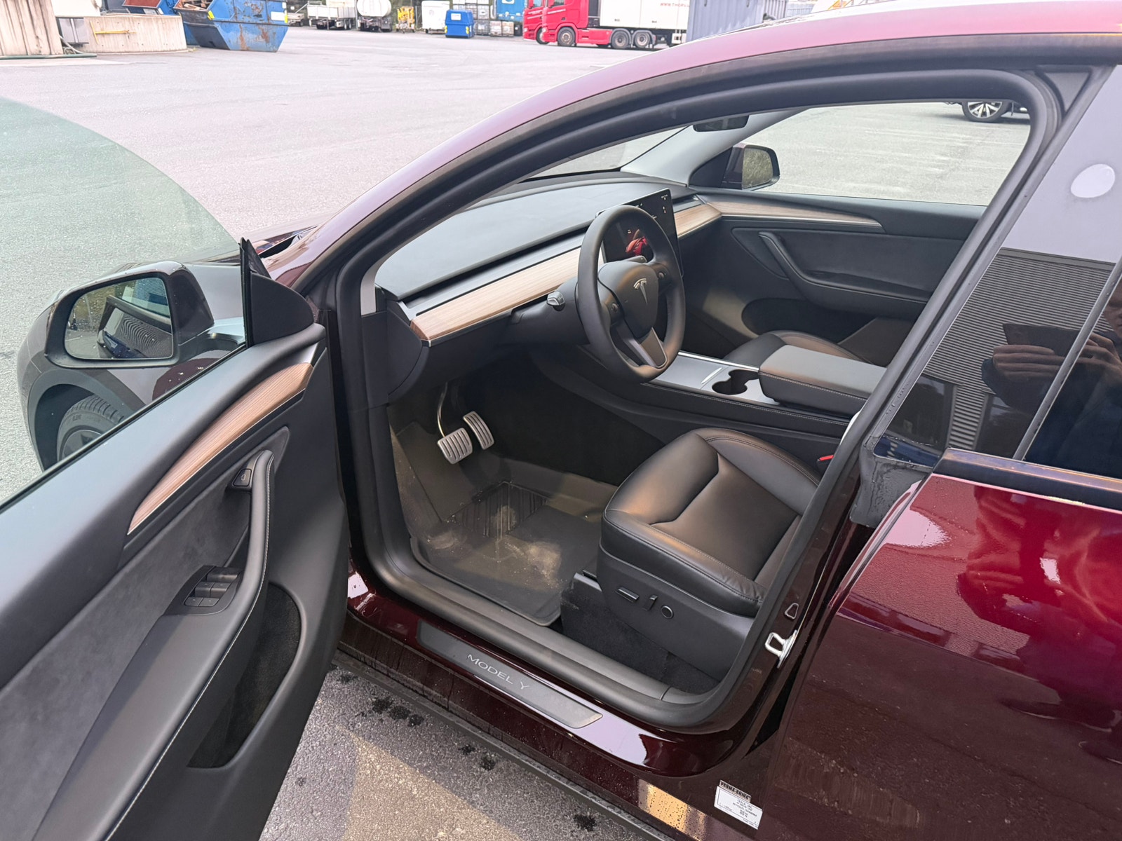 Tesla Model Y Performance, 534ps, 2025