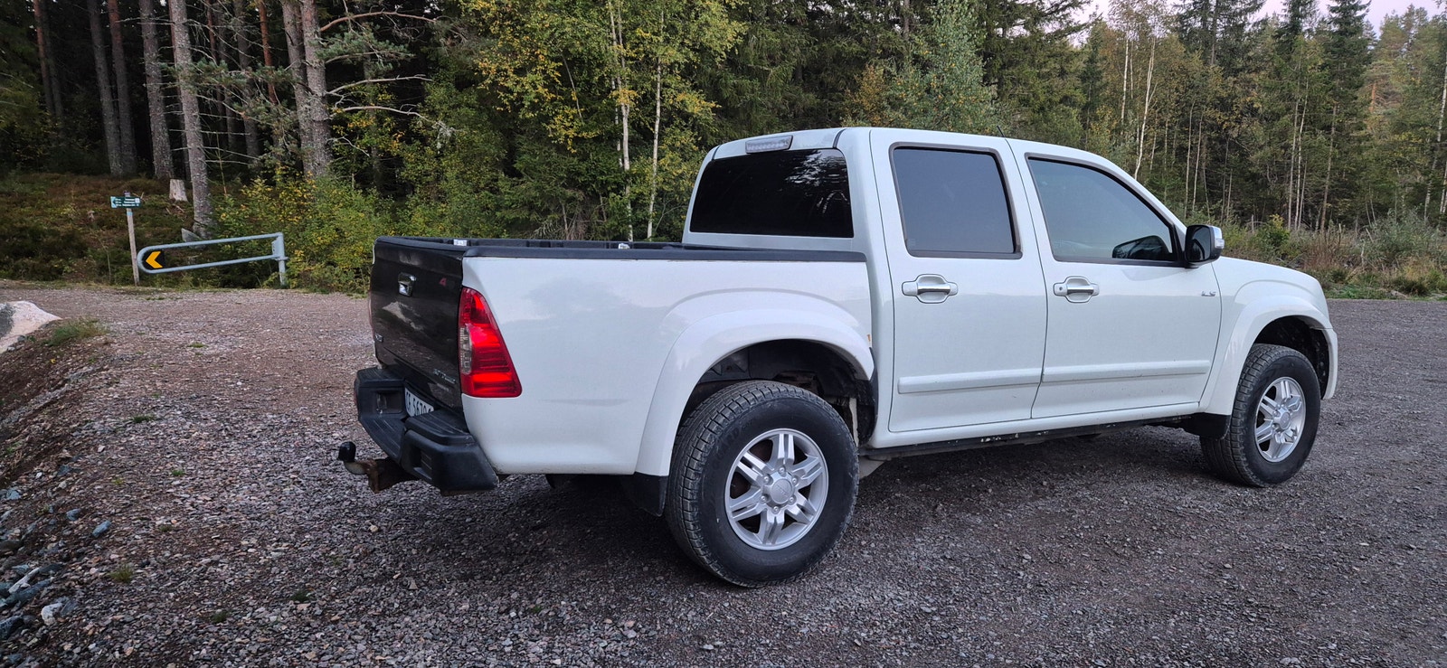Isuzu D-Max Single Cab 3.0 4WD Automatic, 163hp, 2011