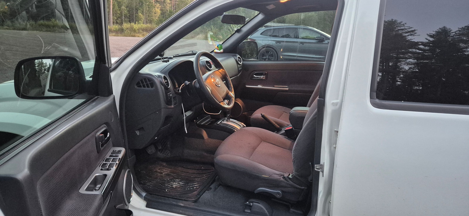 Isuzu D-Max Single Cab 3.0 4WD Automatic, 163hp, 2011