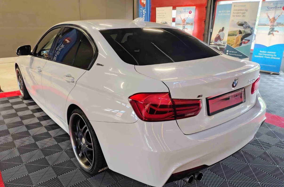 BMW 330e Sedan Steptronic, 252hp, 2016