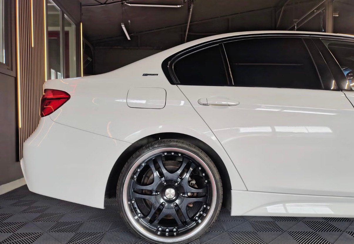 BMW 330e Sedan Steptronic, 252hp, 2016