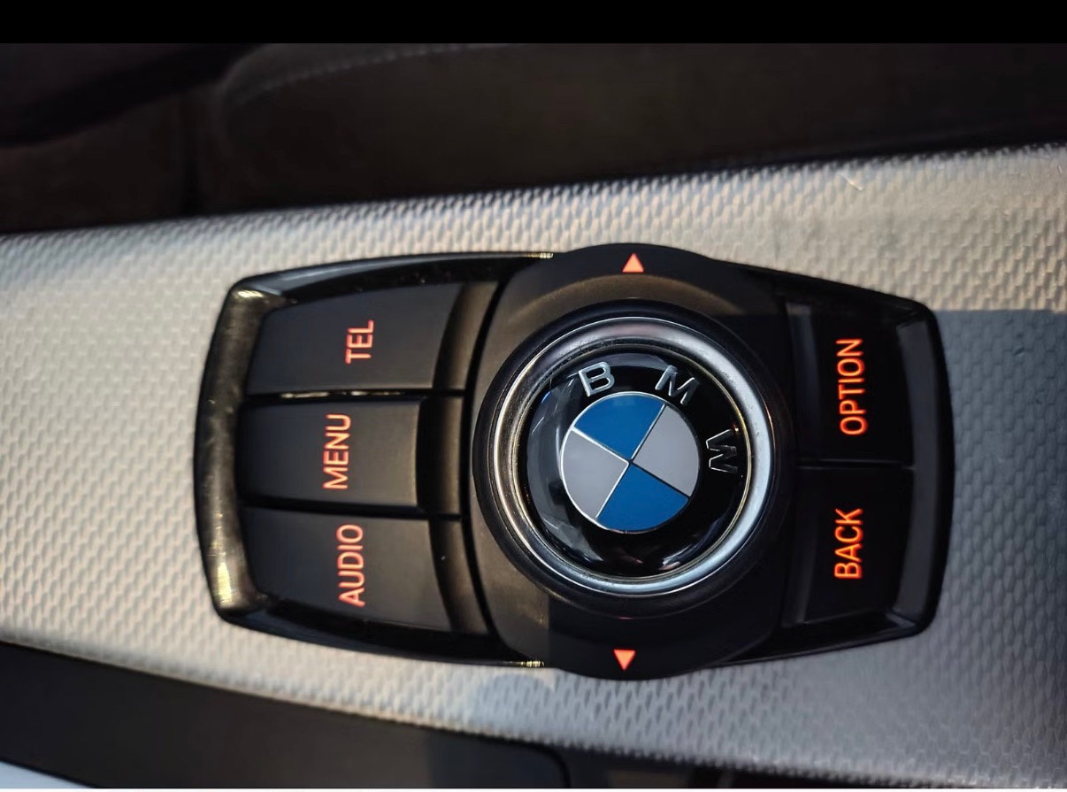 BMW 330e Sedan Steptronic, 252hp, 2016