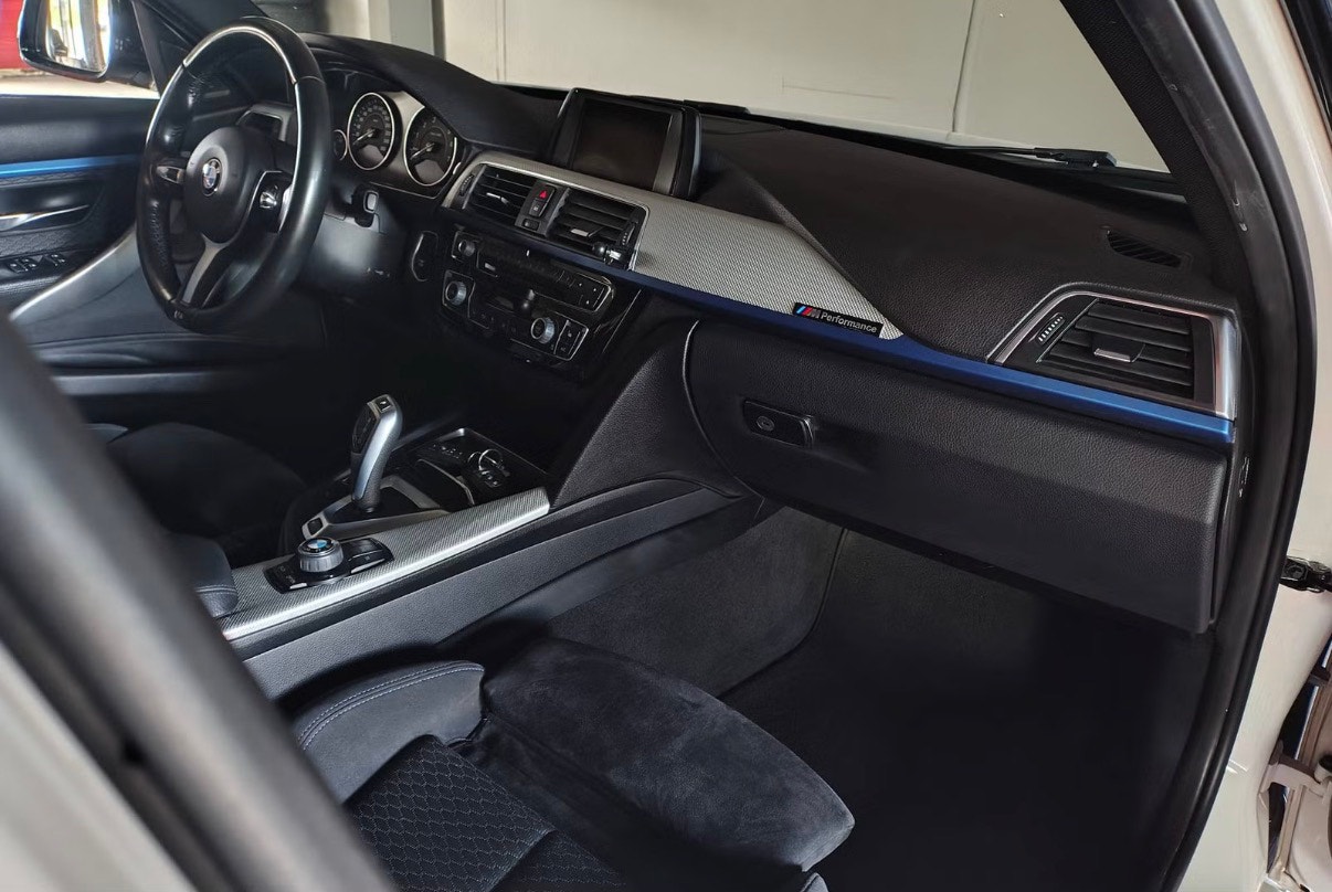BMW 330e Sedan Steptronic, 252hp, 2016