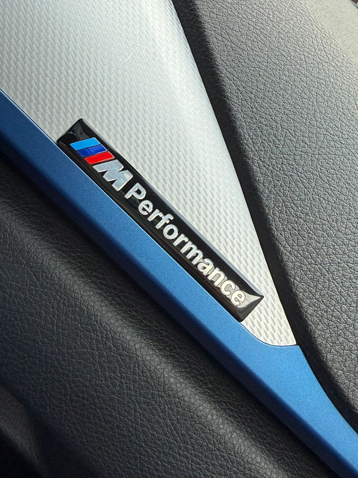 BMW 330e Sedan Steptronic, 252hp, 2016