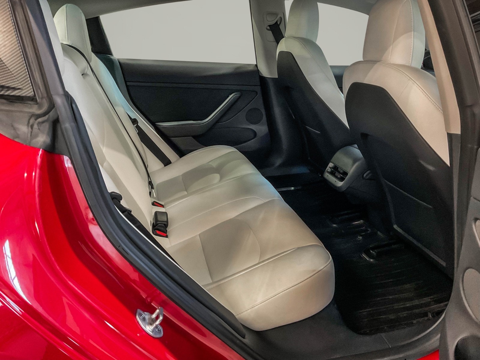 Tesla Model 3 Standard Range, 283ps, 2022