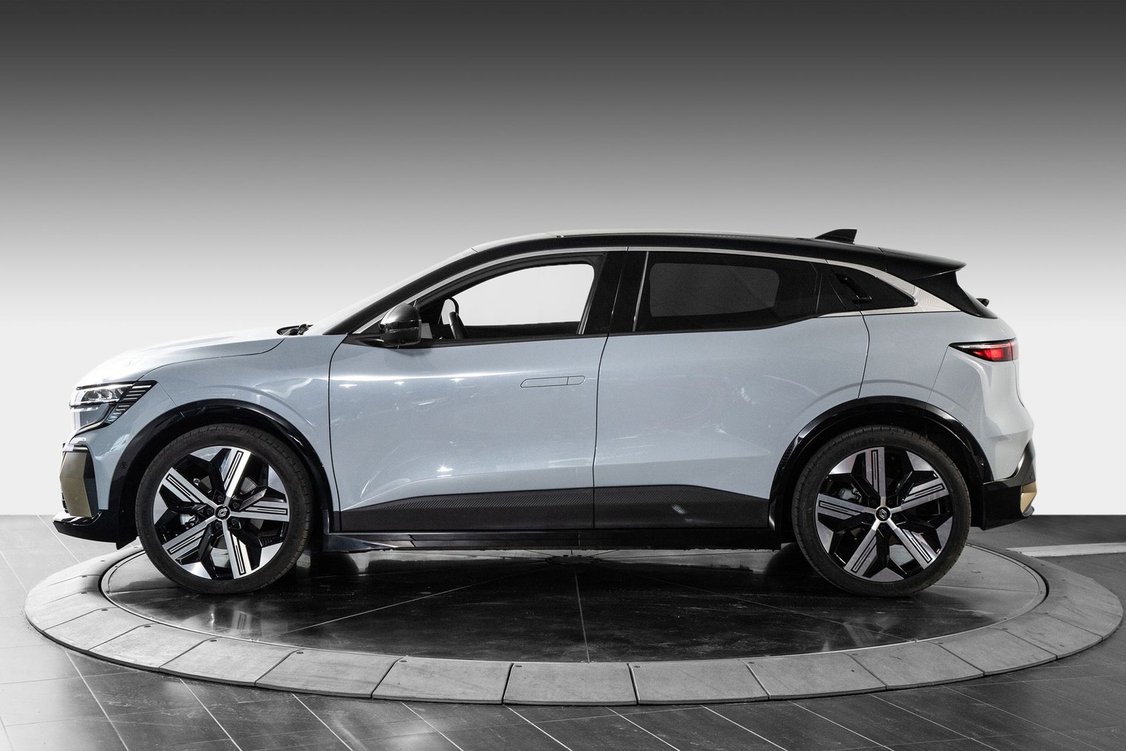 Renault Mégane E-TECH 60 kWh, 218hp, 2025