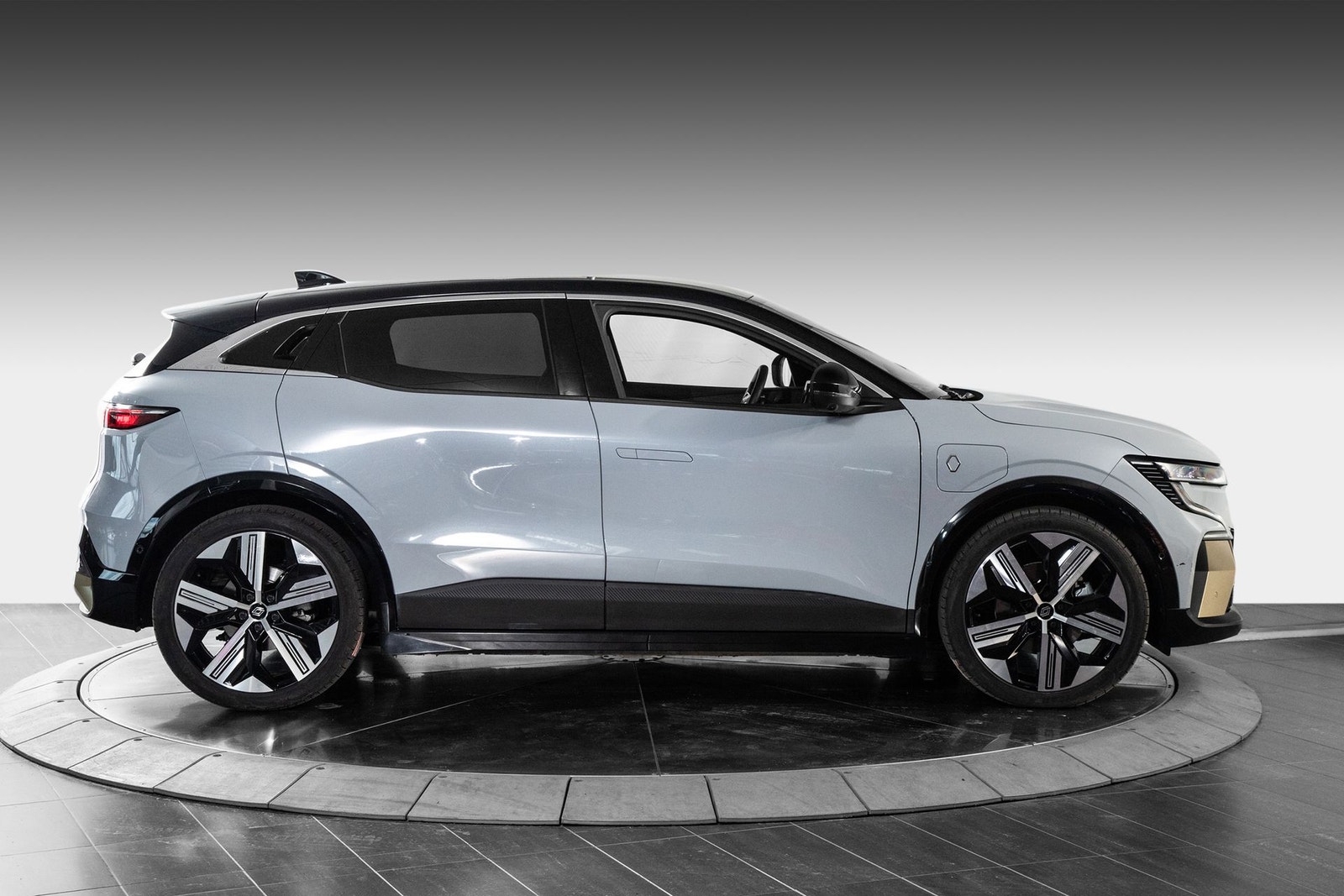 Renault Mégane E-TECH 60 kWh, 218hp, 2025
