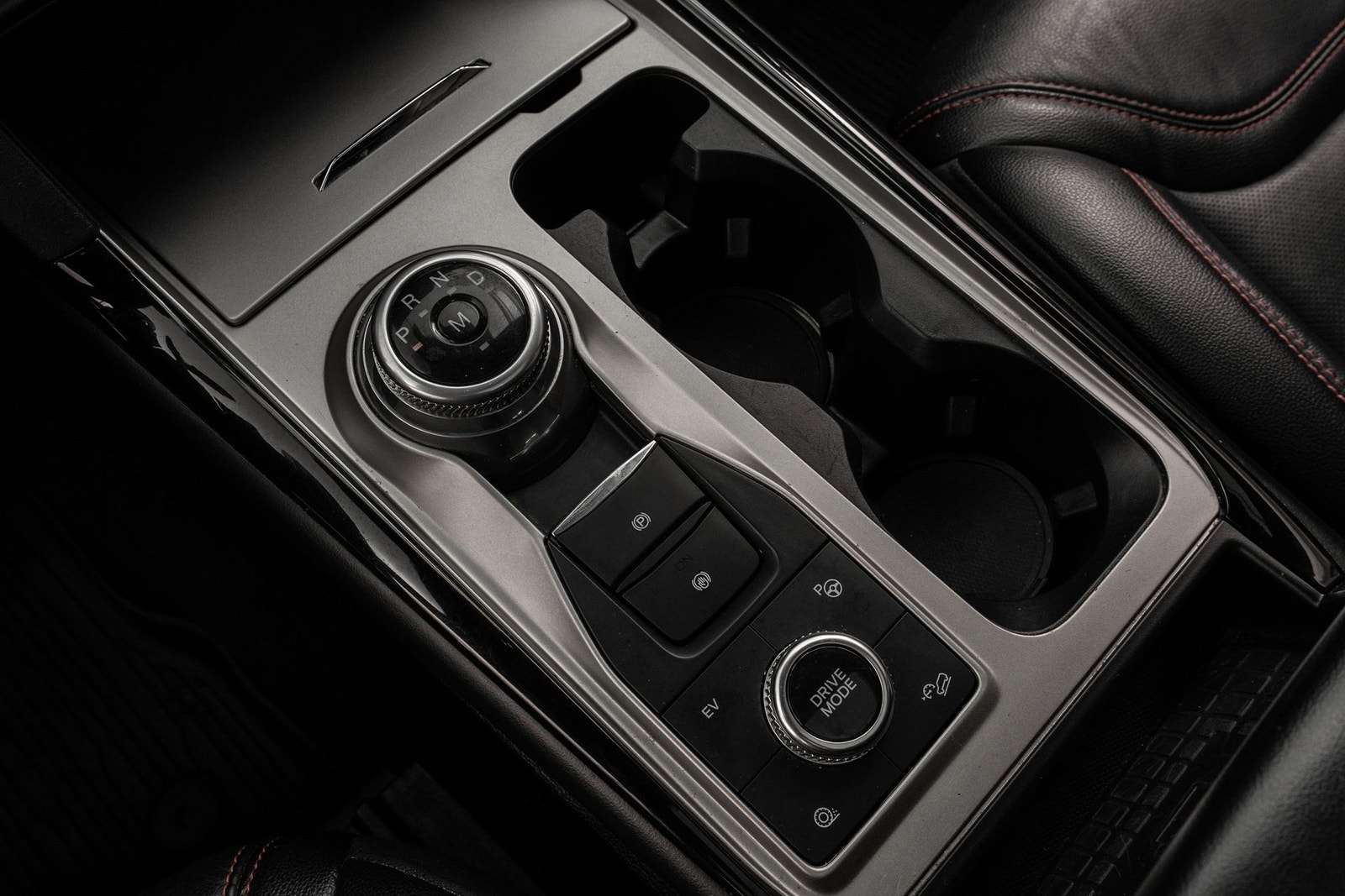 Ford Explorer Plug-In Hybrid SelectShift, 10-trins, 457ps, 2021