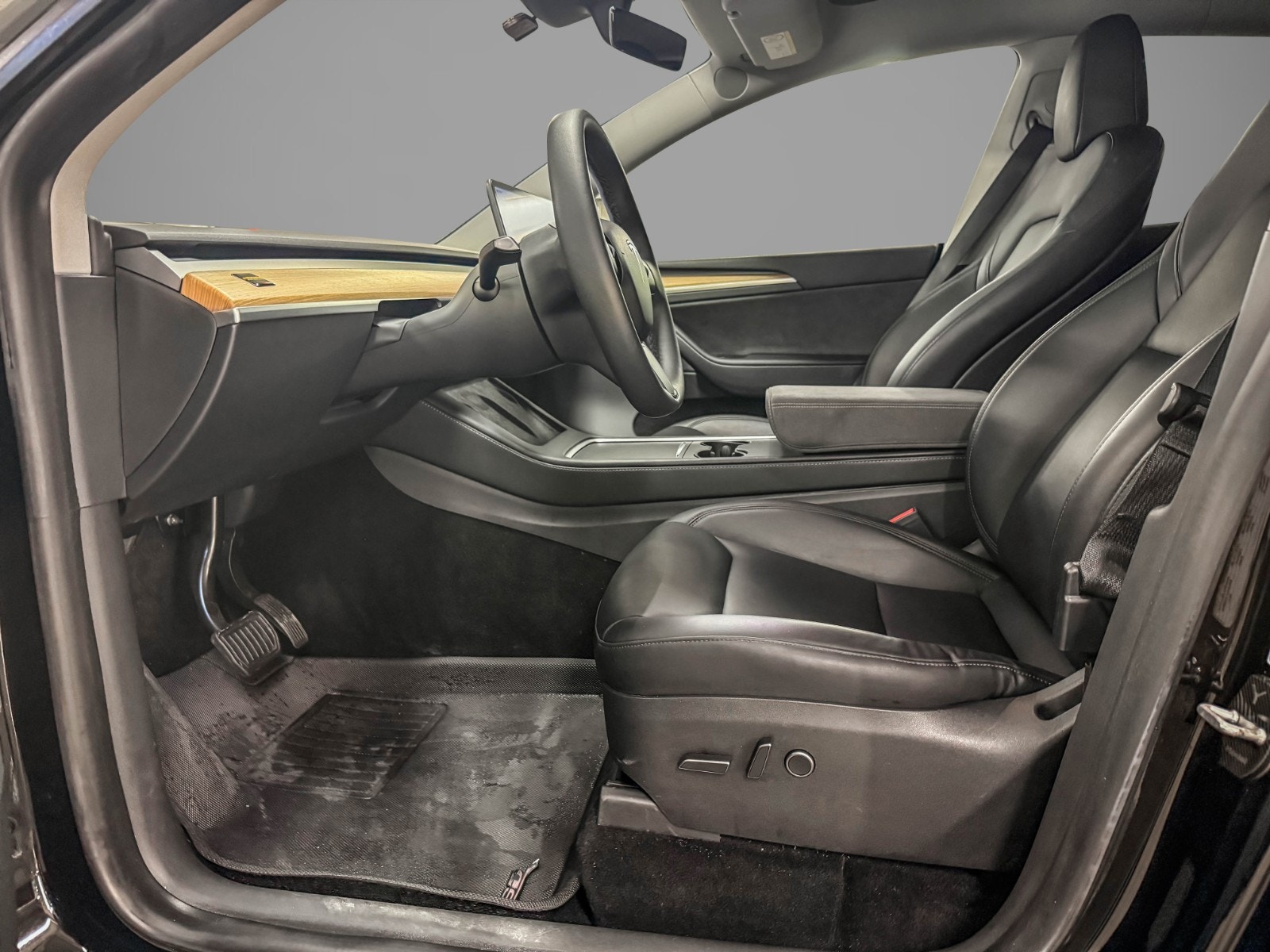 Tesla Model Y Long Range AWD, 514ps, 2024