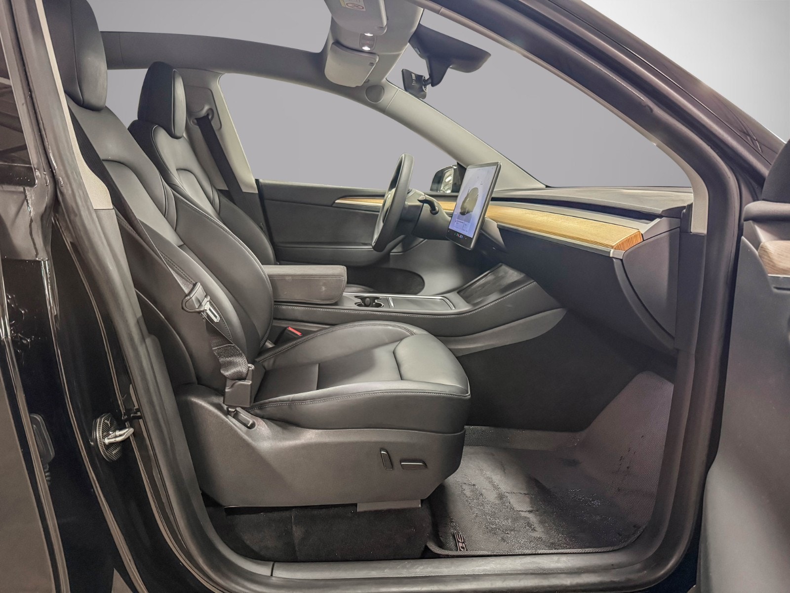Tesla Model Y Long Range AWD, 514ps, 2024