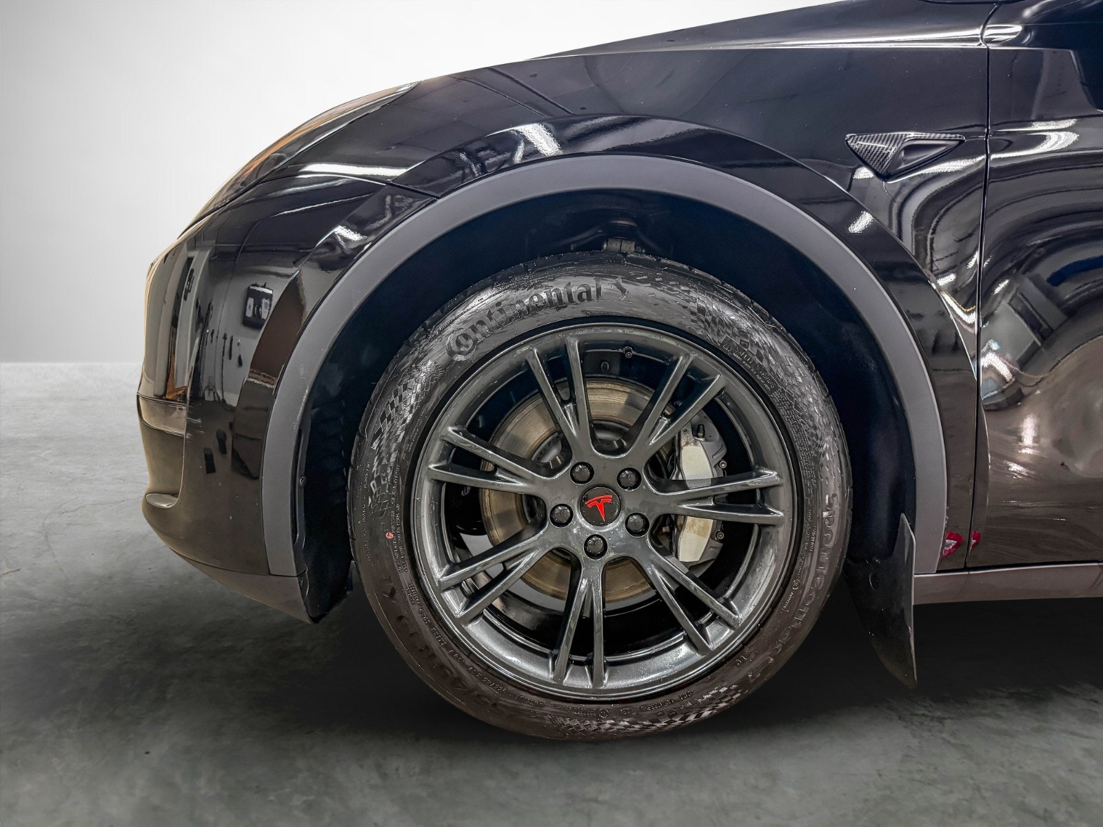 Tesla Model Y Long Range AWD, 514ps, 2024
