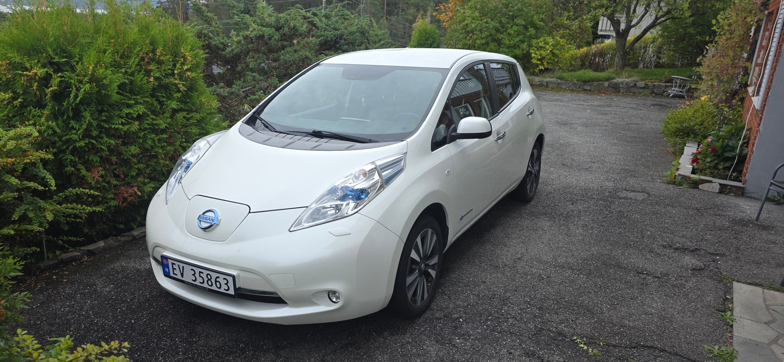 Nissan Leaf 24 kWh, 109ps, 2016