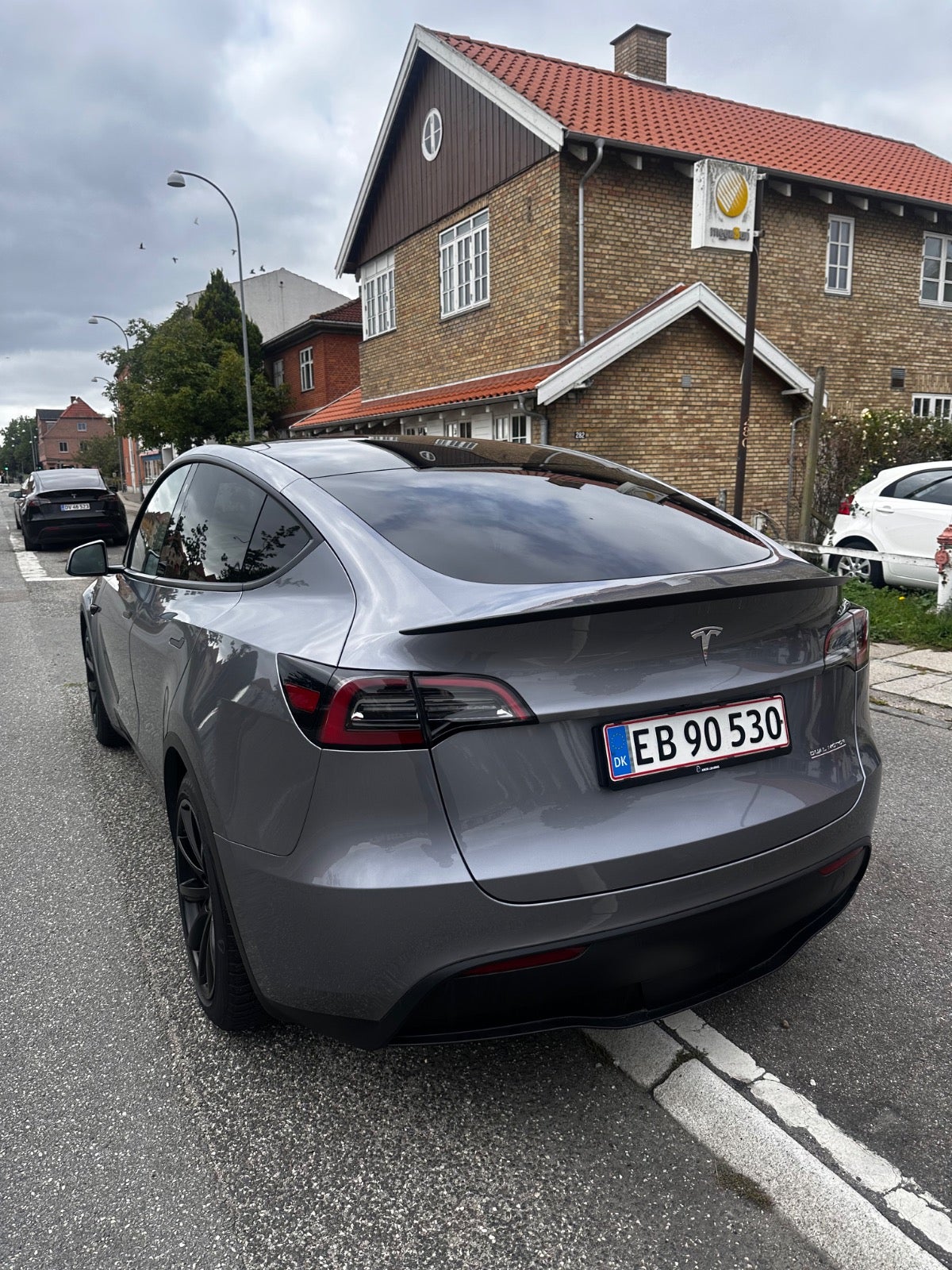 Tesla Model Y Performance, 534ps, 2024
