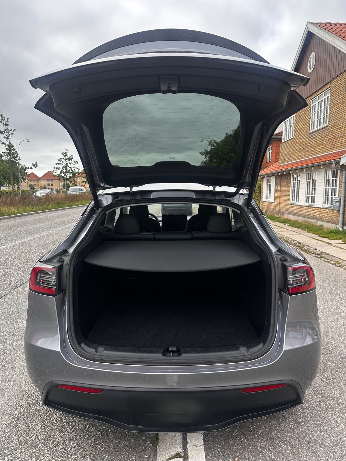 Tesla Model Y Performance, 534ps, 2024