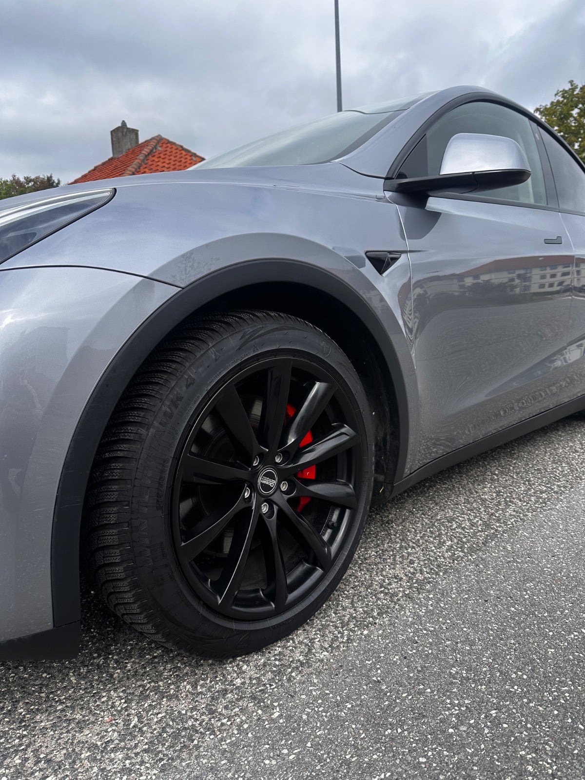 Tesla Model Y Performance, 534ps, 2024