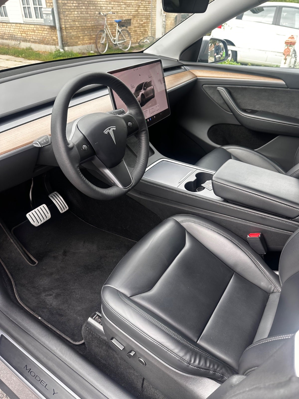 Tesla Model Y Performance, 534ps, 2024