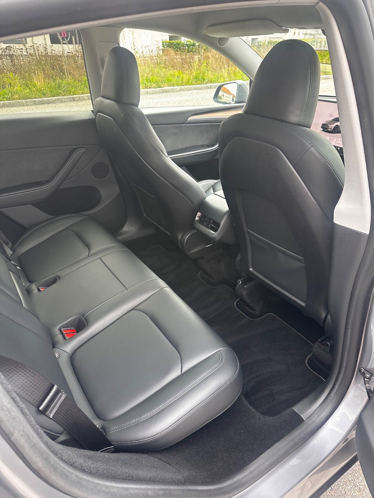 Tesla Model Y Performance, 534ps, 2024
