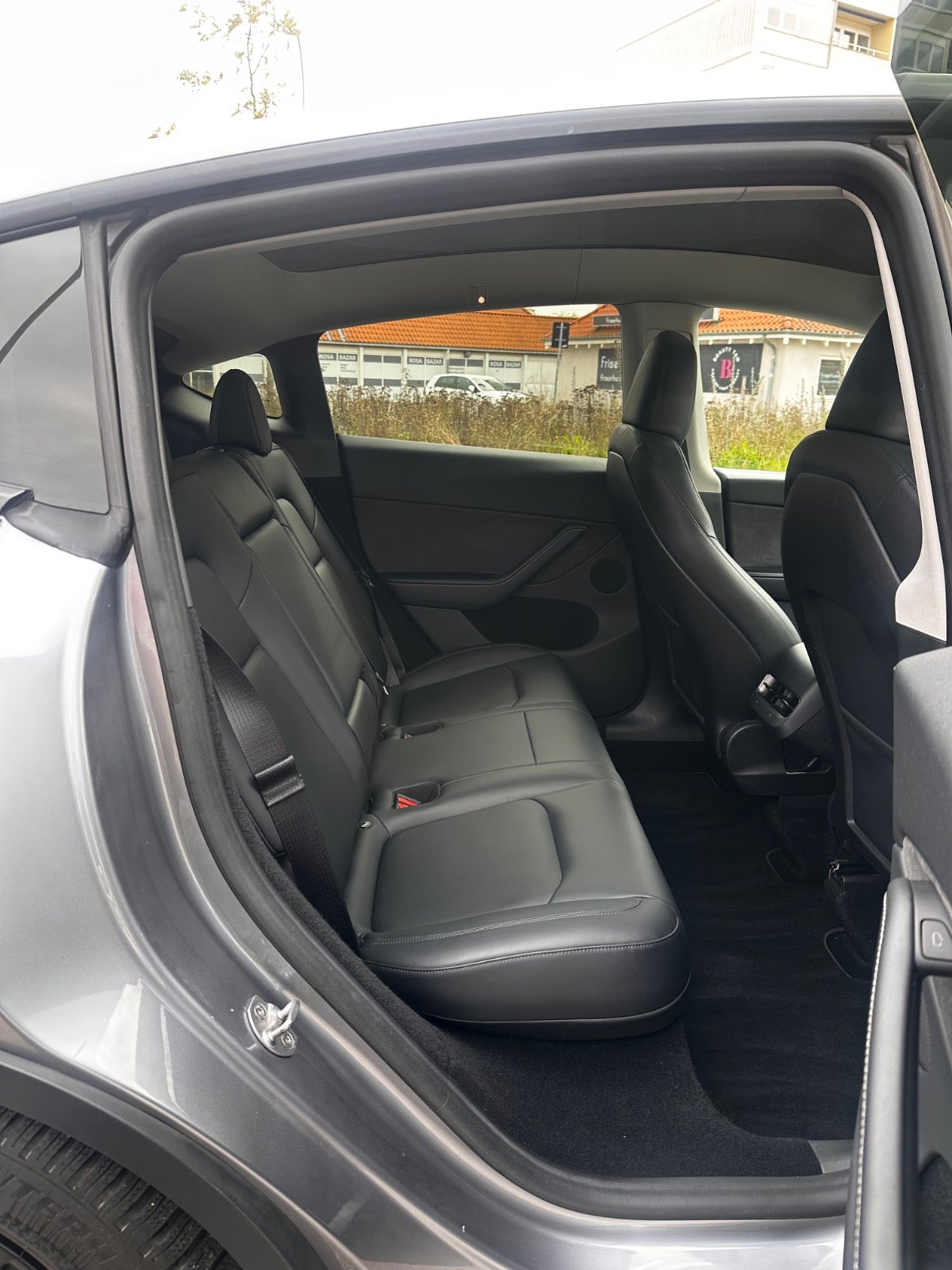 Tesla Model Y Performance, 534ps, 2024