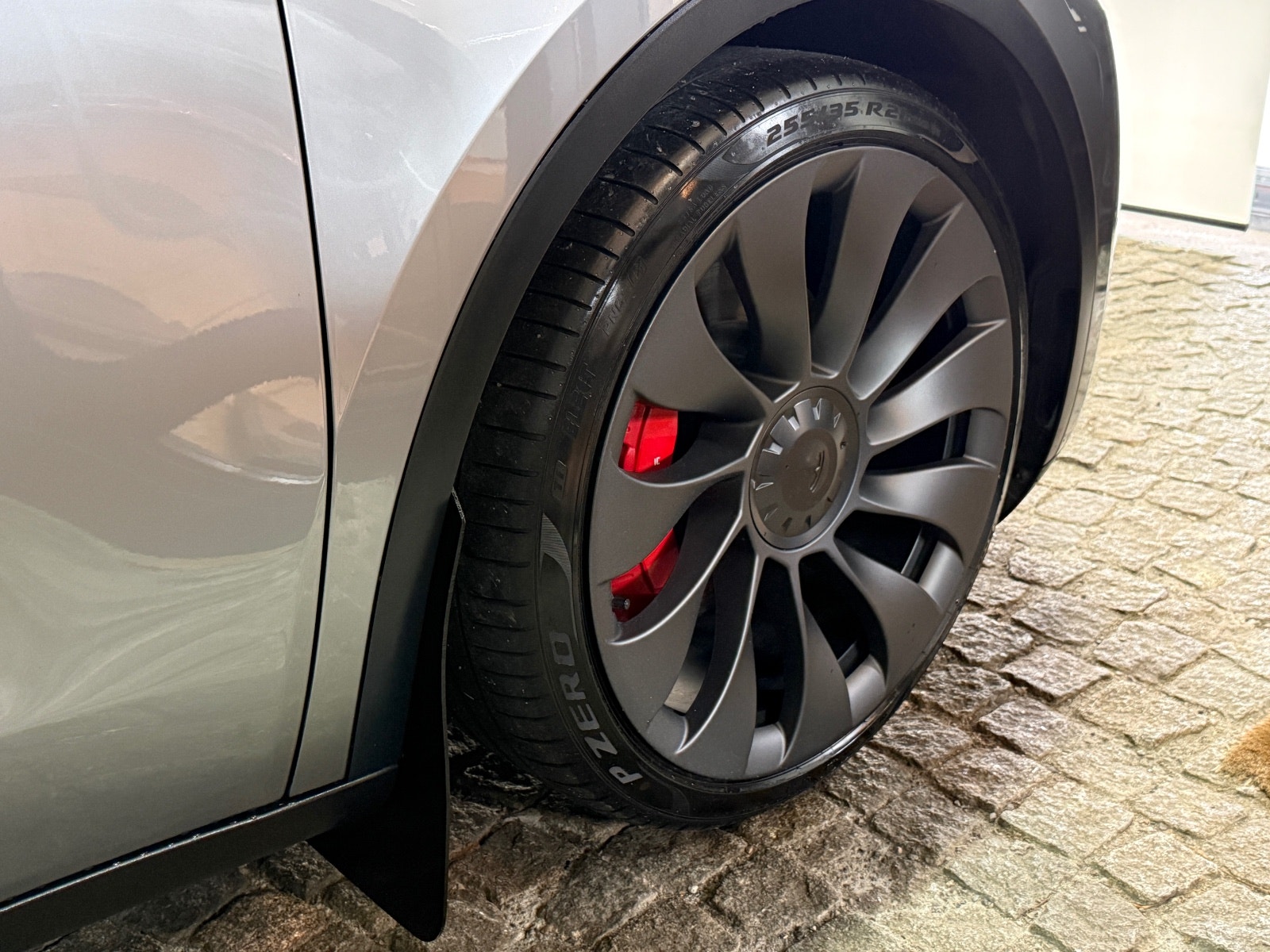 Tesla Model Y Performance, 534hp, 2023