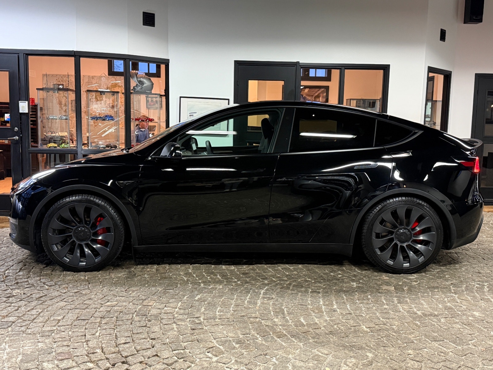 Tesla Model Y Performance, 534hp, 2024