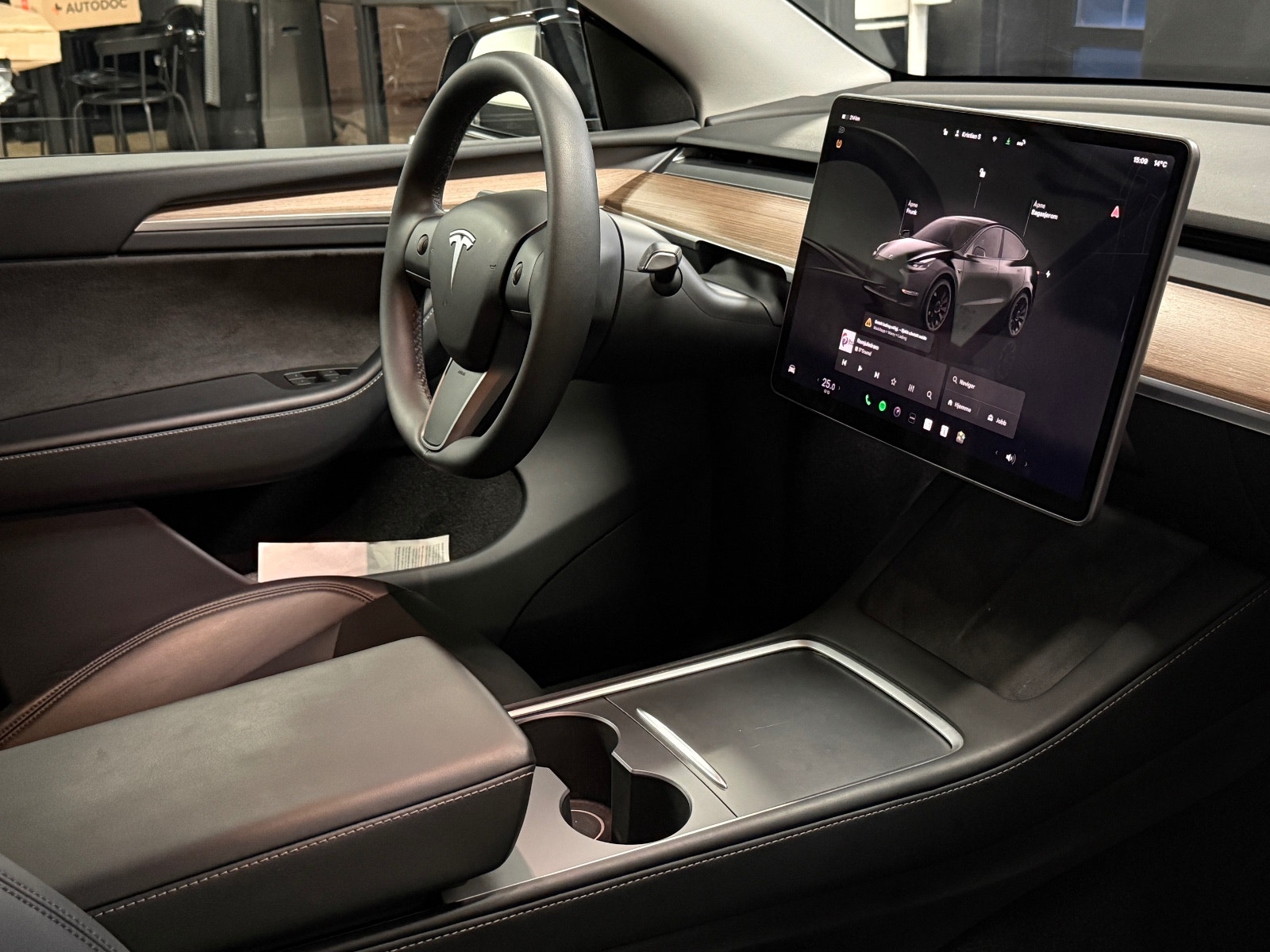 Tesla Model Y Performance, 534hp, 2024