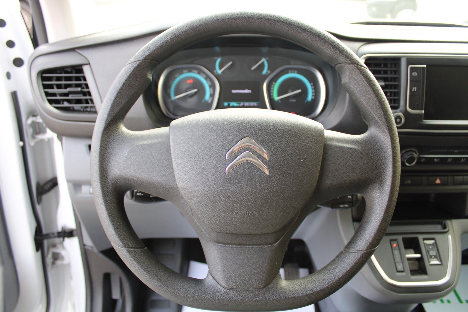 Citroën ë-Jumpy 75, 136hp, 2022