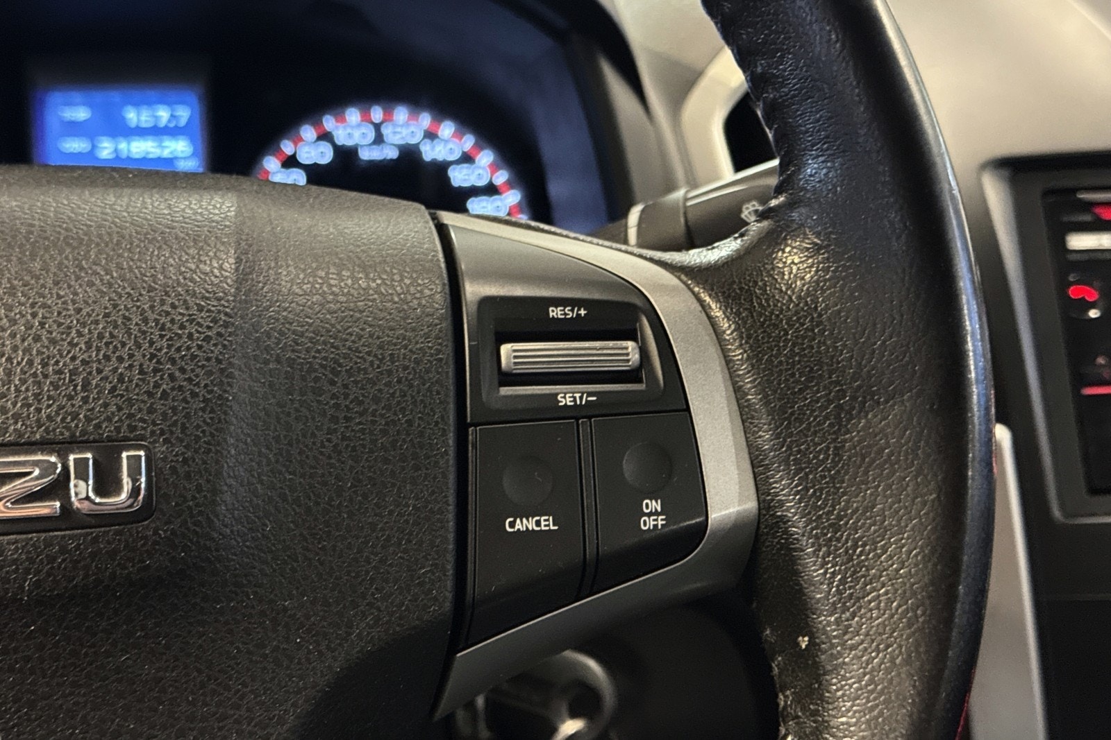 Isuzu D-Max Crew Cab 2.5 4WD Automatic, 163hp, 2014