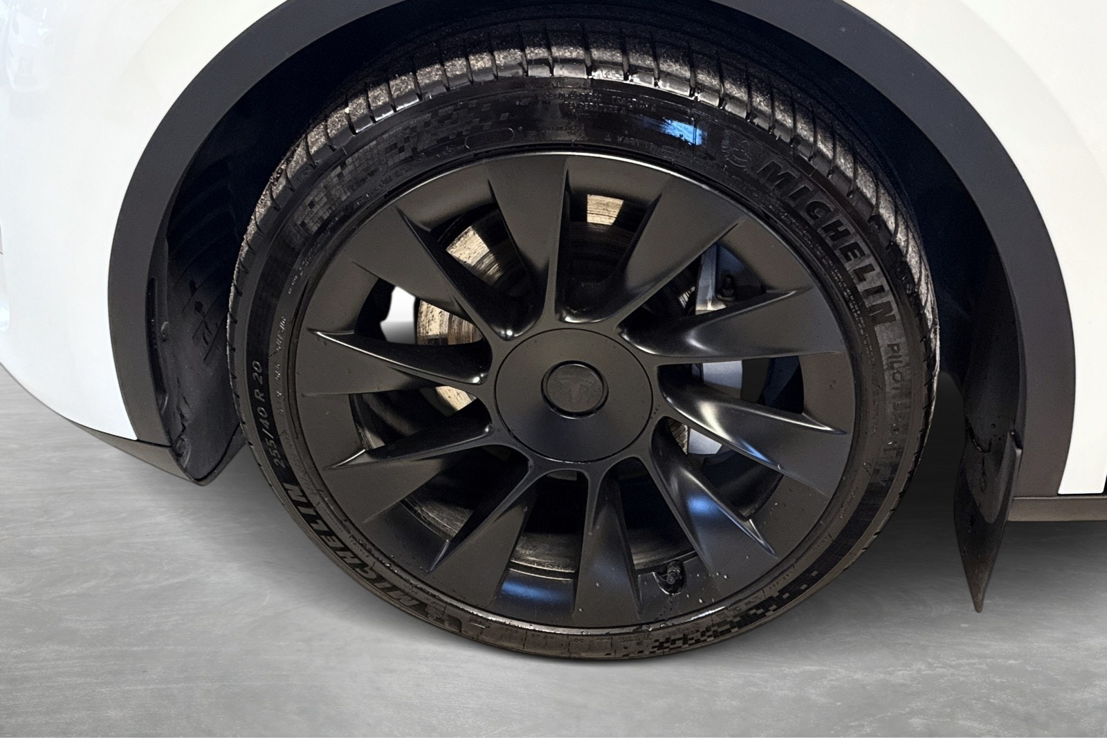 Tesla Model Y Long Range AWD, 514ps, 2023