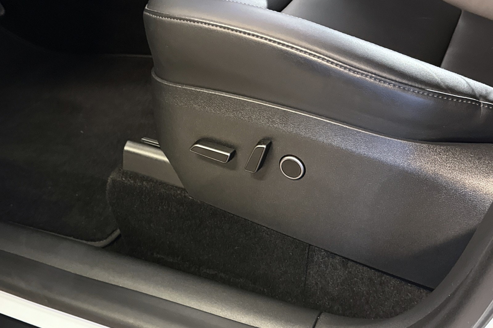 Tesla Model Y Long Range AWD, 514ps, 2023