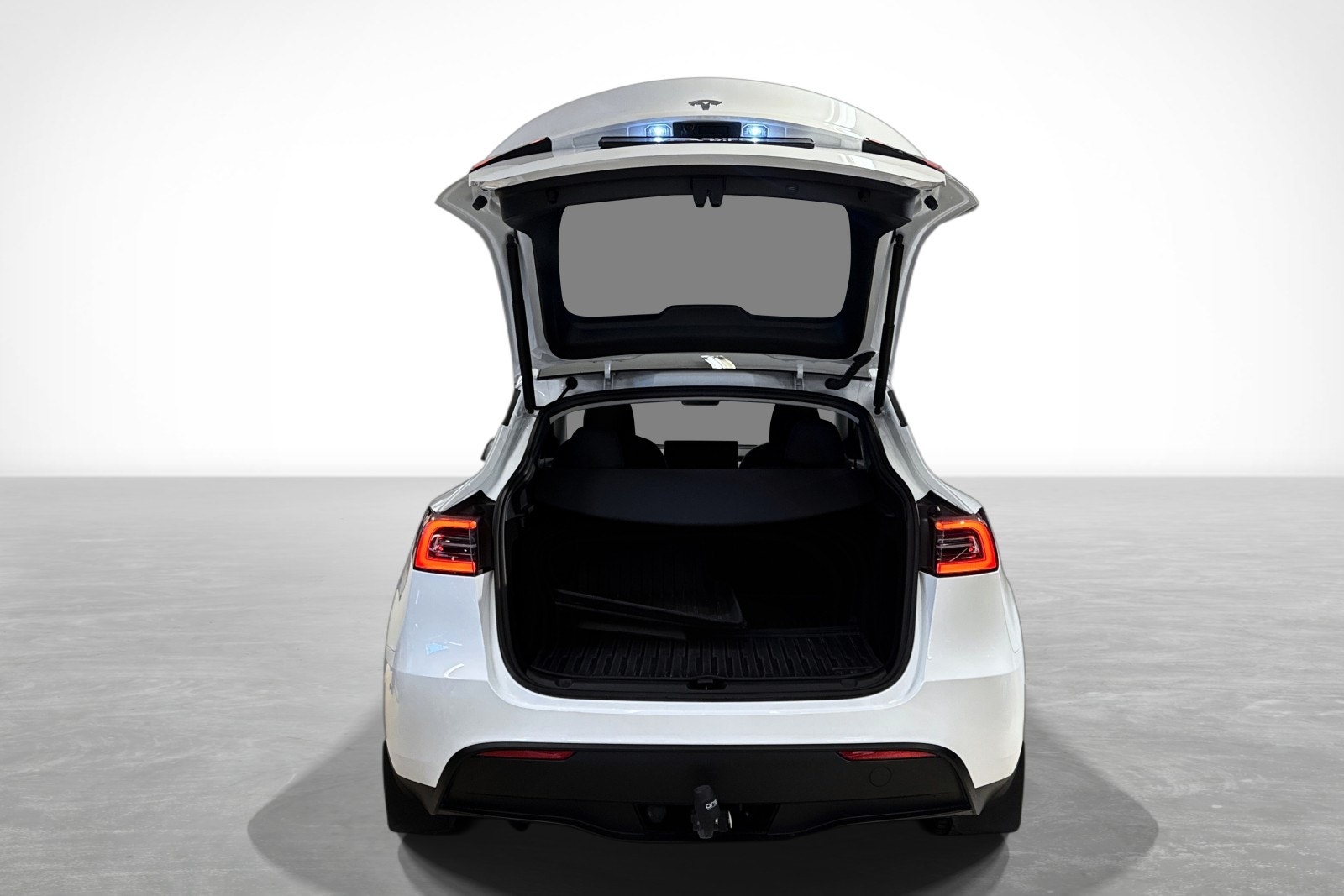 Tesla Model Y Long Range AWD, 514ps, 2023