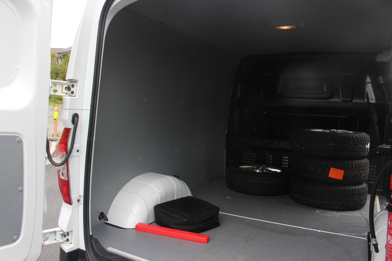 Maxus e-Deliver 3 52.5 kWh, 122ps, 2020