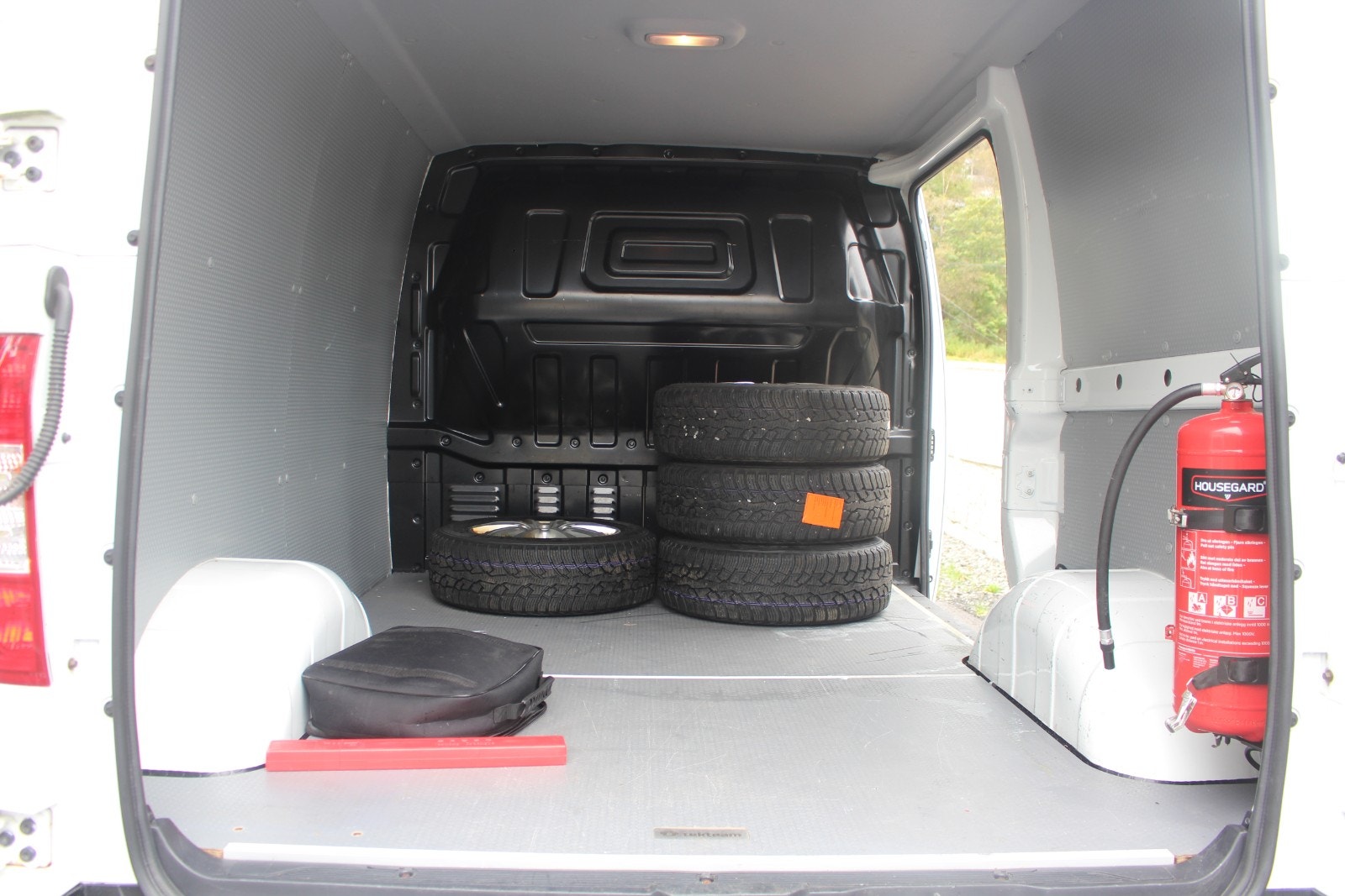 Maxus e-Deliver 3 52.5 kWh, 122ps, 2020