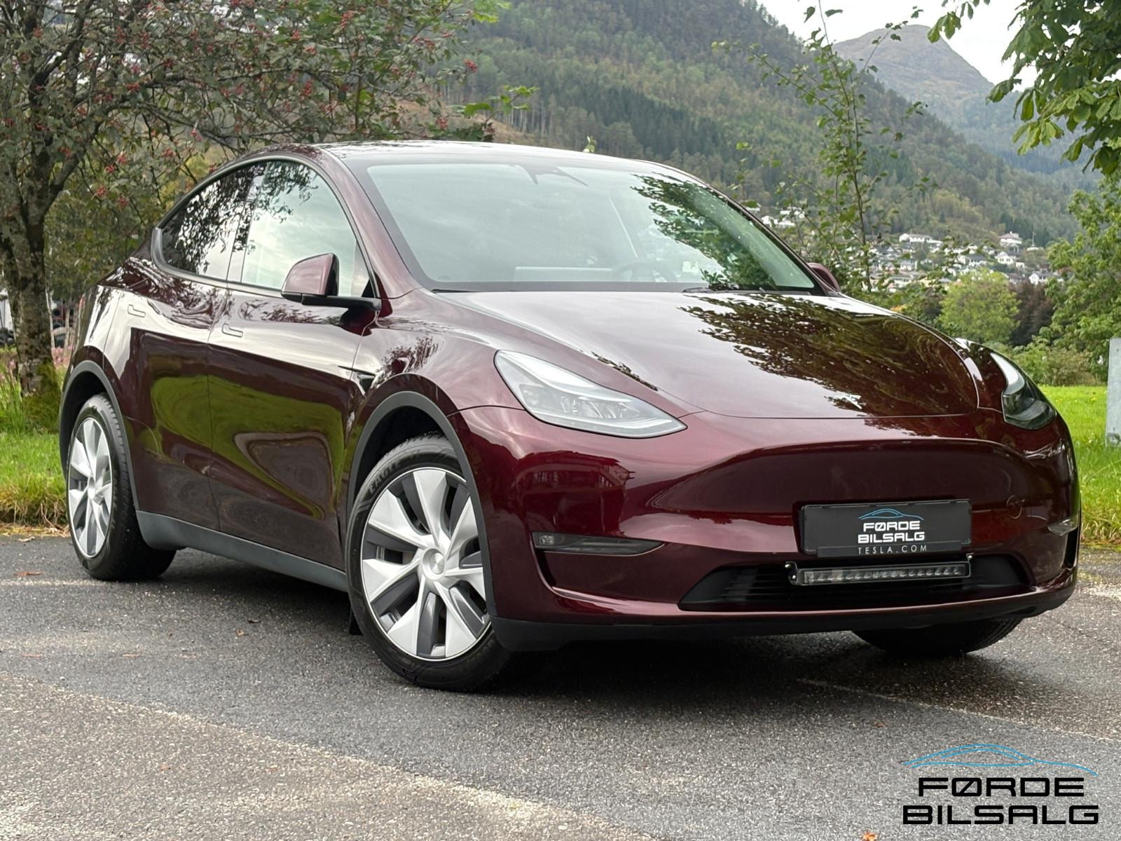 Tesla Model Y Long Range AWD, 514ps, 2023
