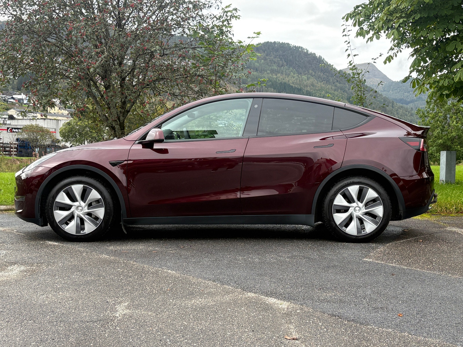 Tesla Model Y Long Range AWD, 514ps, 2023