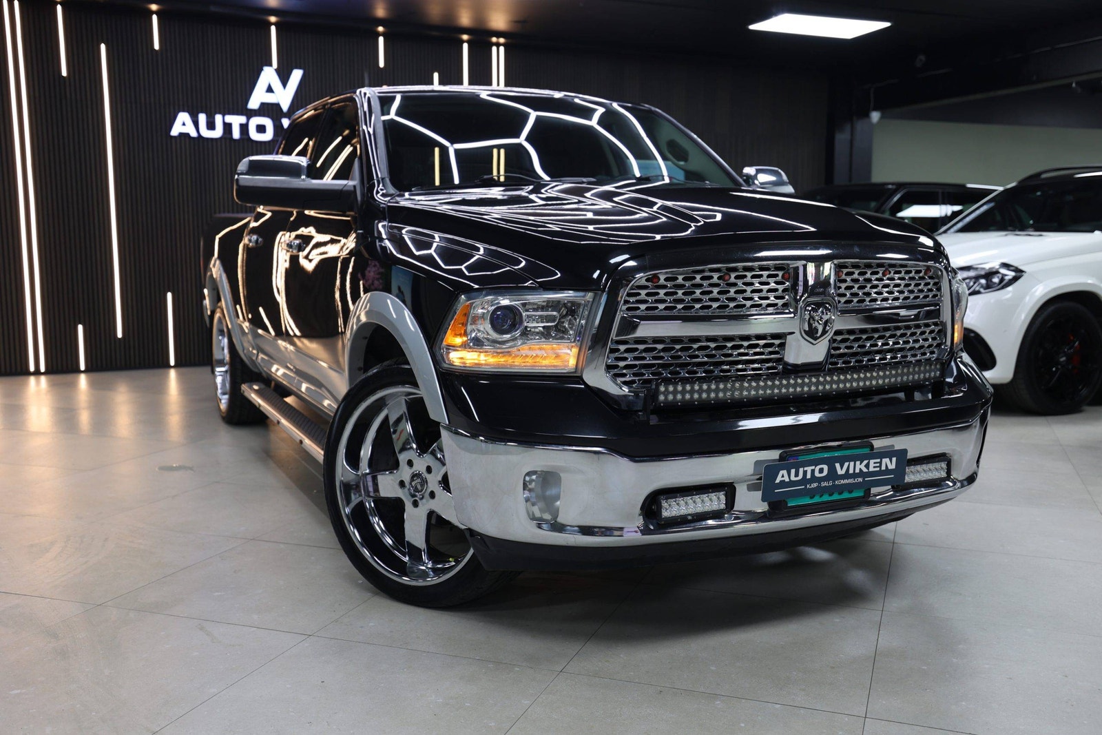 RAM 1500 Crew Cab 5'7" Box 3.0 V6 EcoDiesel 4x4 TorqueFlite, 243hp, 2015