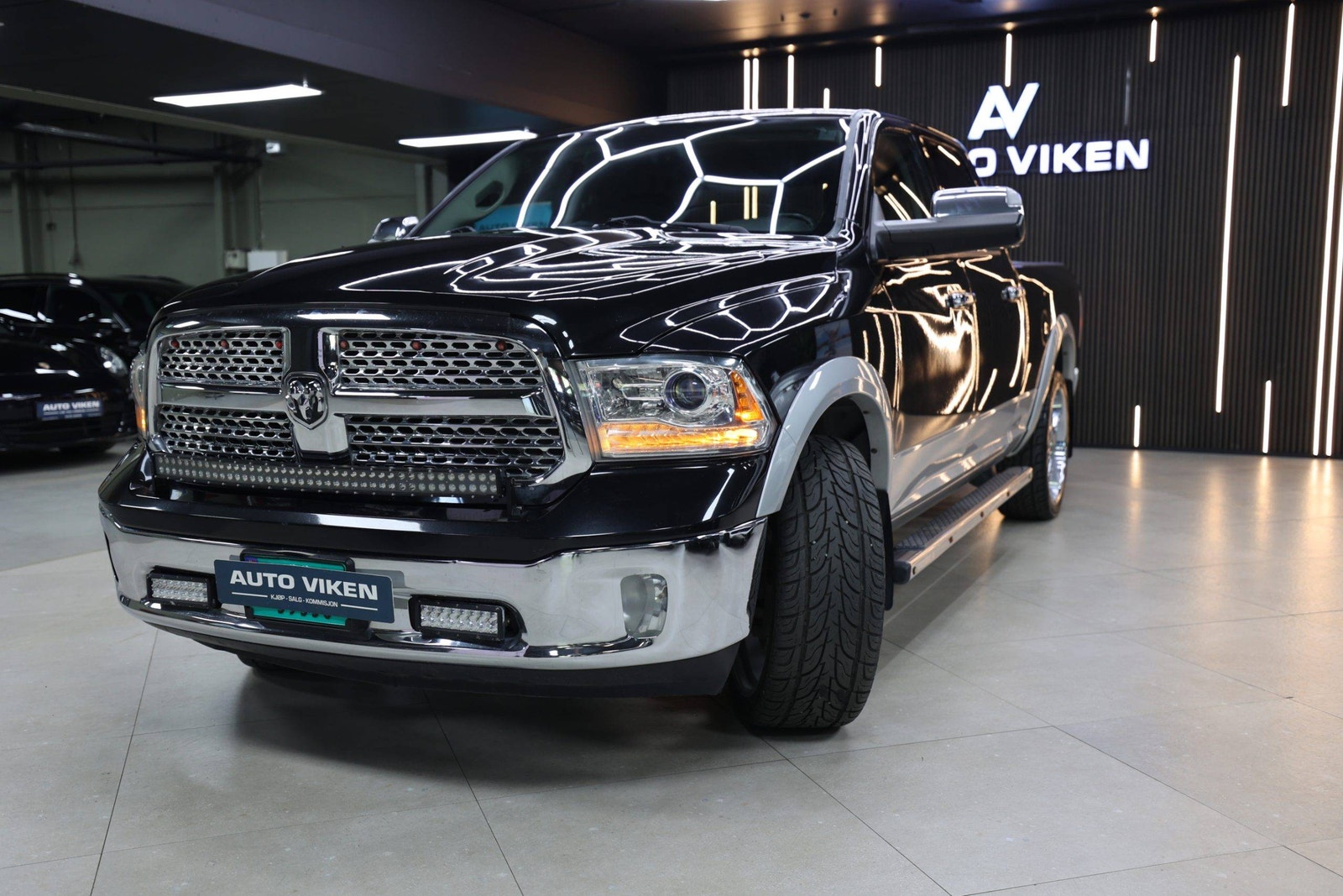 RAM 1500 Crew Cab 5'7" Box 3.0 V6 EcoDiesel 4x4 TorqueFlite, 243hp, 2015
