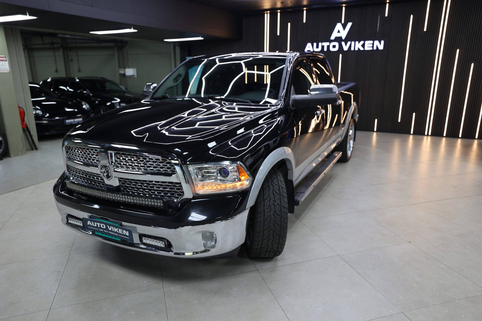 RAM 1500 Crew Cab 5'7" Box 3.0 V6 EcoDiesel 4x4 TorqueFlite, 243hp, 2015